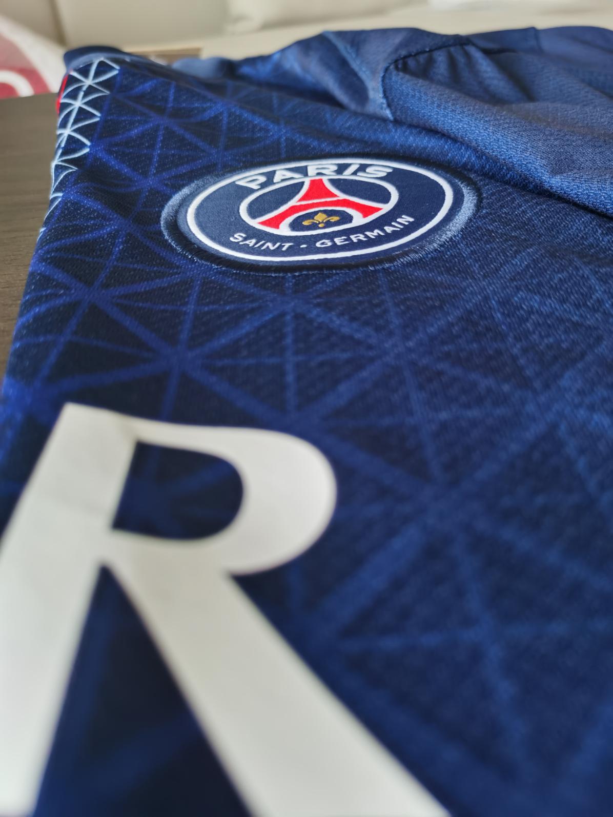 PSG HOME KIT 25/26 PSG HOME KIT 25/26