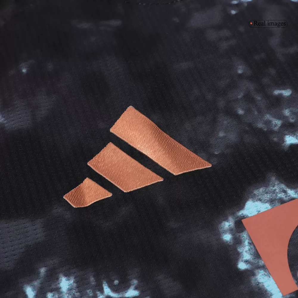 MÜLLER #25 Bayern Munich Away Authentic Soccer Jersey - Image 4