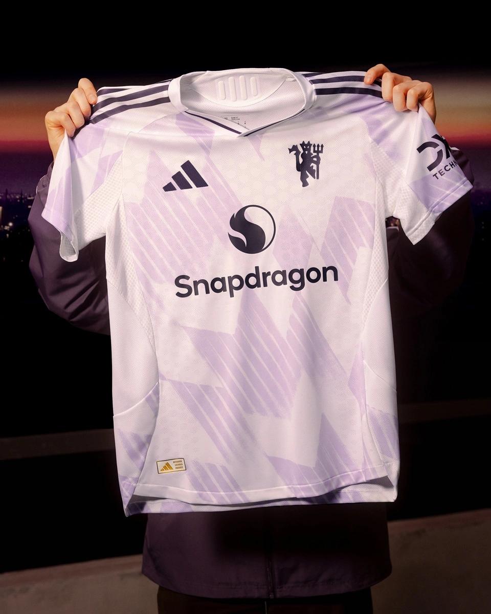 manchester united away kit 25/26